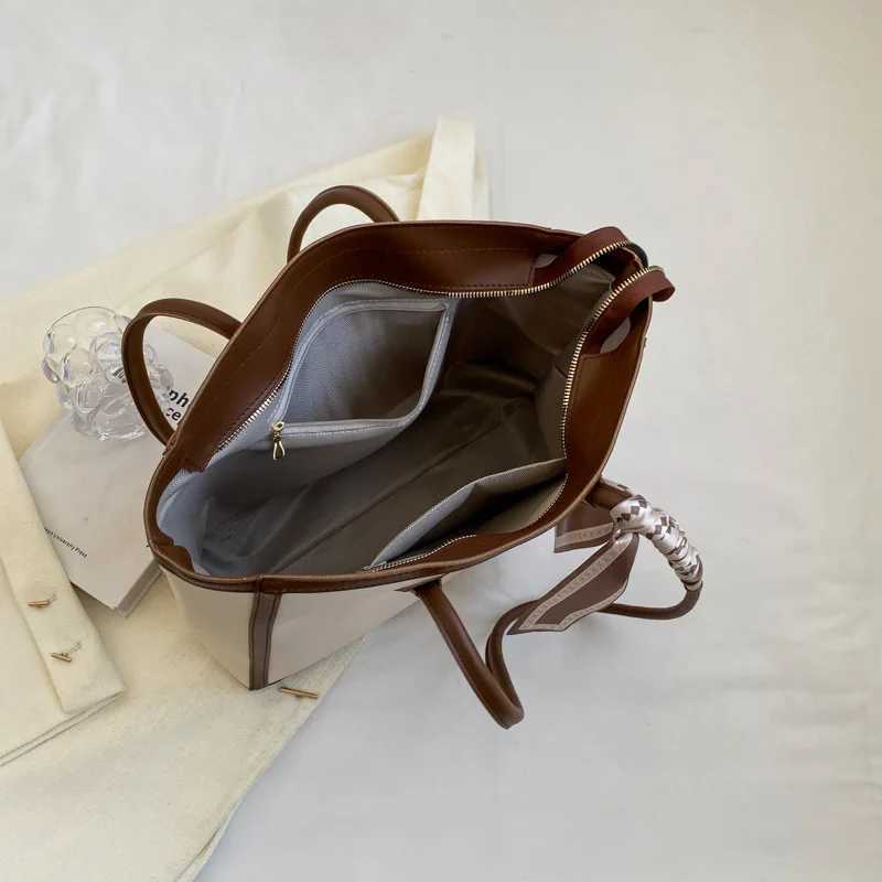 2025 New High-end Texture Commuter Big Bag Fashionable Versatile Shoulder Tote Bag Shopping Bag Large-capacity BagT251121