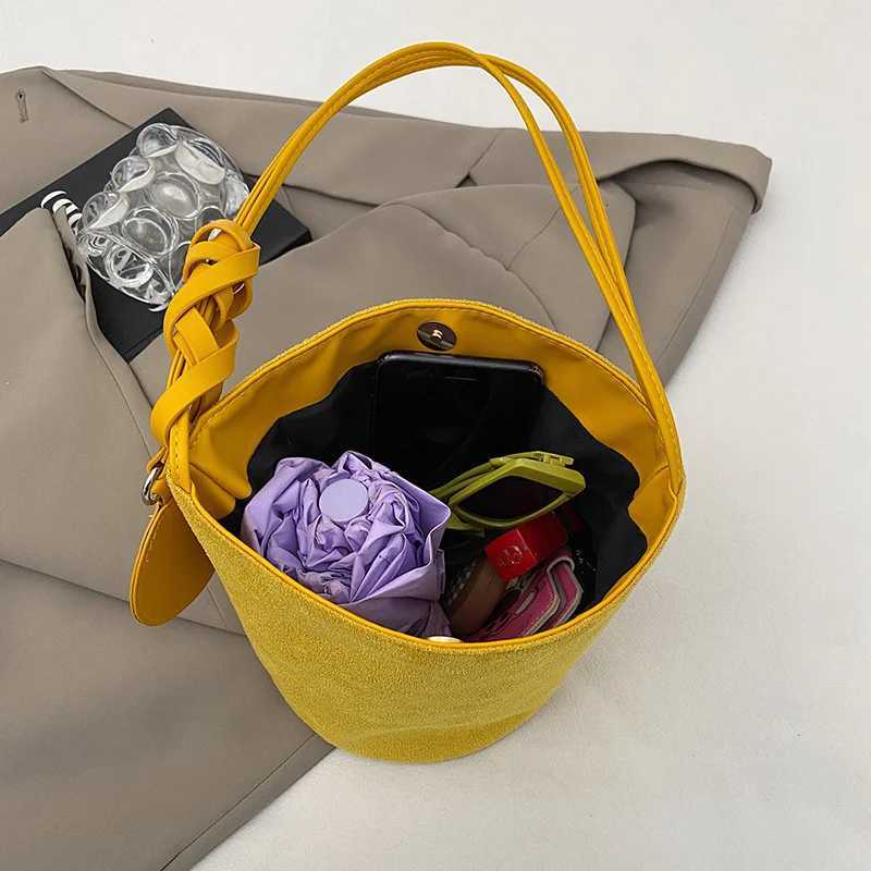 Solid Color Wen Suede Shoder Bag Bucket Bags Large Capacity Versatile Ladies Underarm Tote Casual Fem Phe Handbags Purs Y251121