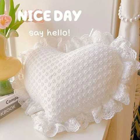 French Court Style Embroidered White Pumpkin Shaped Cushion with Lace EdgeLight Luxury Sofa Bedroom Decoration Ornament C251121