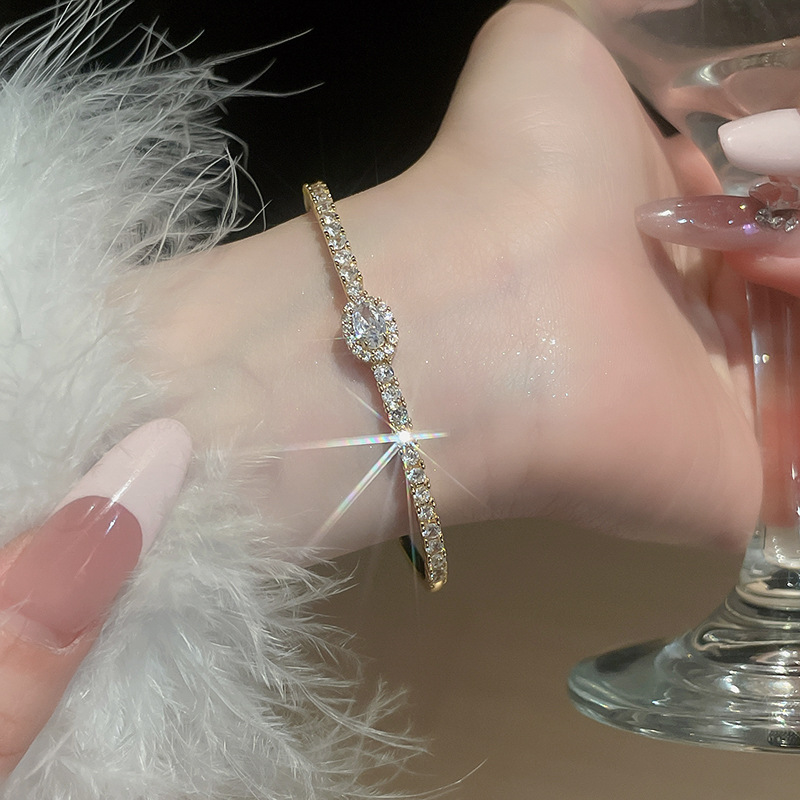 Elegant Real Gold Plated Zircon Oval Pendant Necklace - Classic Minimalist Design