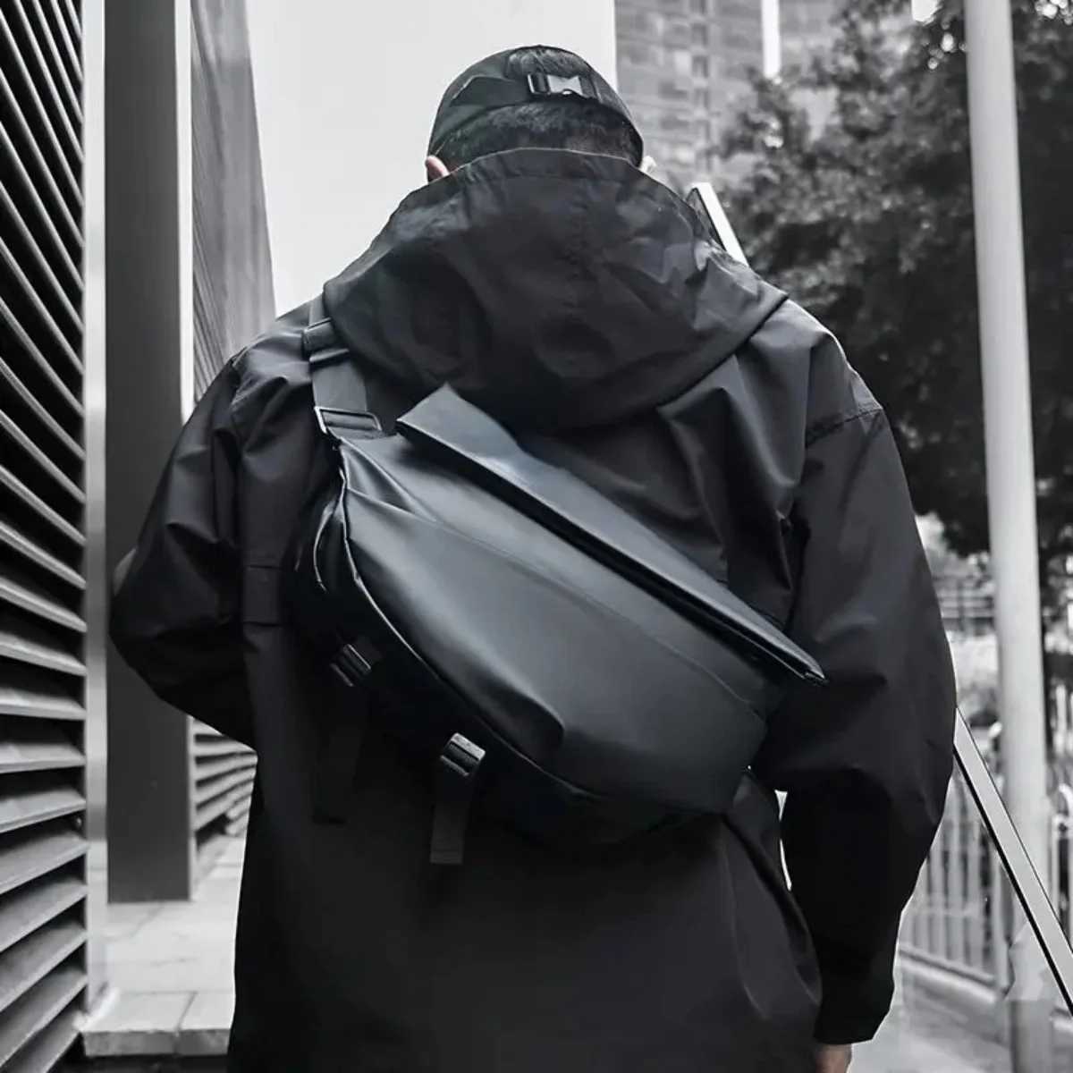 Fashion Suitable for both men and wen ch bag backpack e shoder crossbody waterproof motorcycle backpack outdoor Y251121