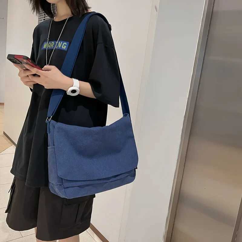 Fashion Men Fi Versatile Crossbody Bags Vintage Canvas Student Messenger Bag Brand Tooling Wind Shoder Bag Student postman sac Y251121