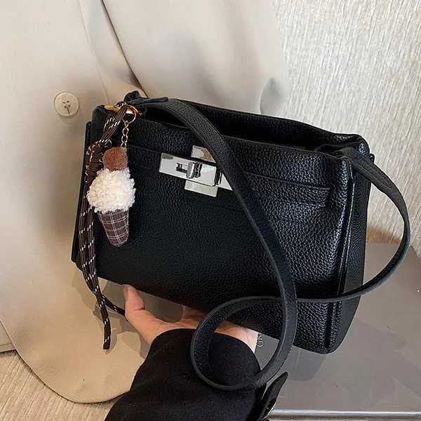 New 2025 Wens Small Bag with Design Sense Fi Forward Simple Elegant High End Texture Versatile Messenger Style Y251121