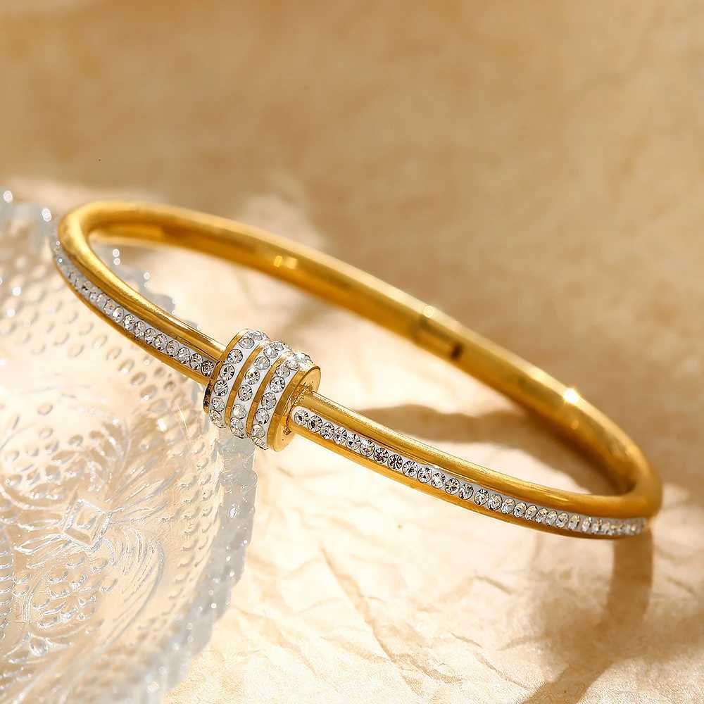 Exquisite Rhinestone Geometric Stainless Steel Bangle Bracelets for Women Gold Plated Charm Bracelet Waterproof JewelryW251121
