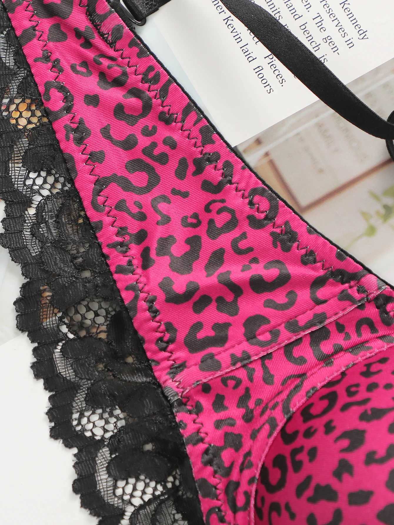 Womens Sexy Embroidered Lace Underwear Set with Steel Circles Convolute Push ups Comfortable Close fitting Underwear Set A3211XJ251106