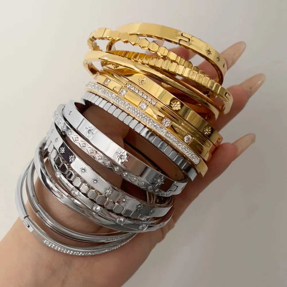 Waterproof White Cubic Zirconia Bangles Stainless Steel Open Bracelets Tarnish Free Jewelry Factory Wholesales CustomizeW251121