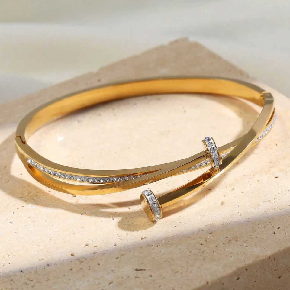 UILZ 2 PCS America 316L Heart Bracelet For Women High Quality Gold Plated Stainless Steel Waterproof Non-Fade Bracelet JewelryW251121