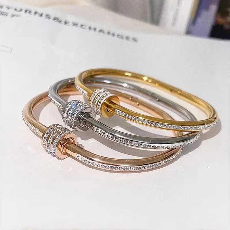 Charming Shiny Crystal Round Bangle For Women Gold/Silver/Rose Gold Color Metal Bracelet Exquisite Korean Style Girls JewelryW251121