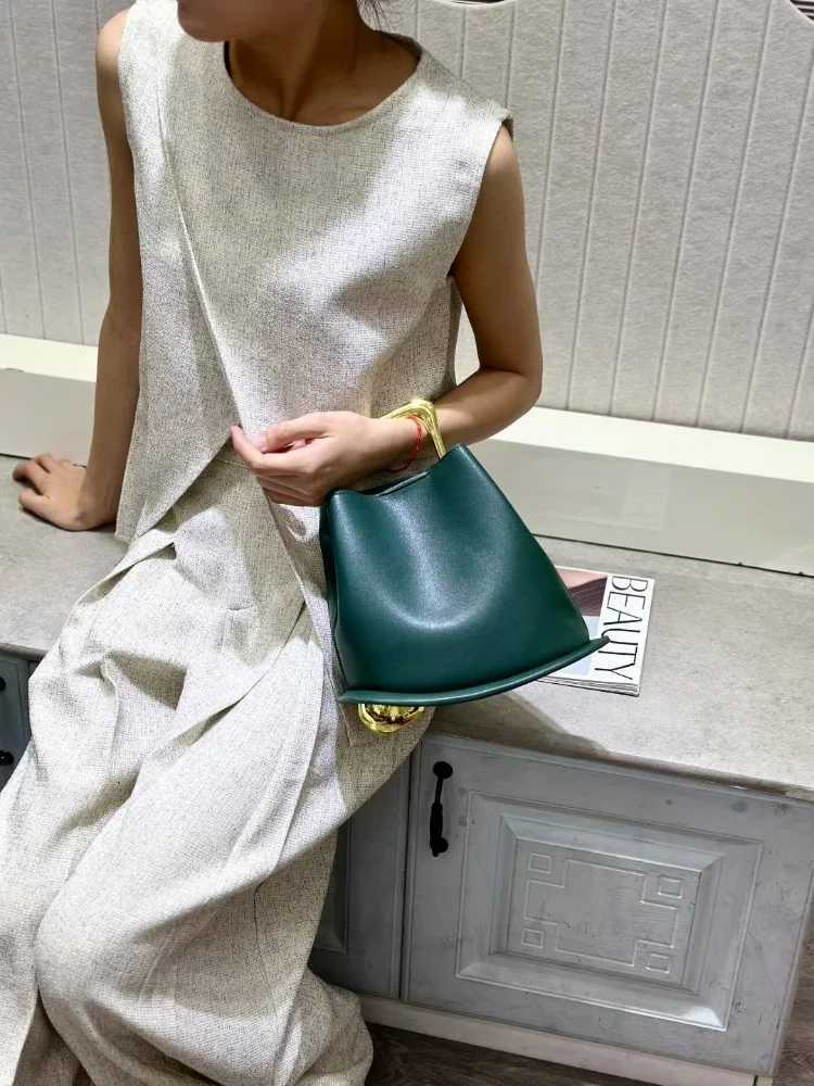 Stylish Irregar Bucket Tote Bag For Wen High-end Metal Handle PU Leather Shoder Crossbody Bags Fem Wedding Purse Cluh Y251121