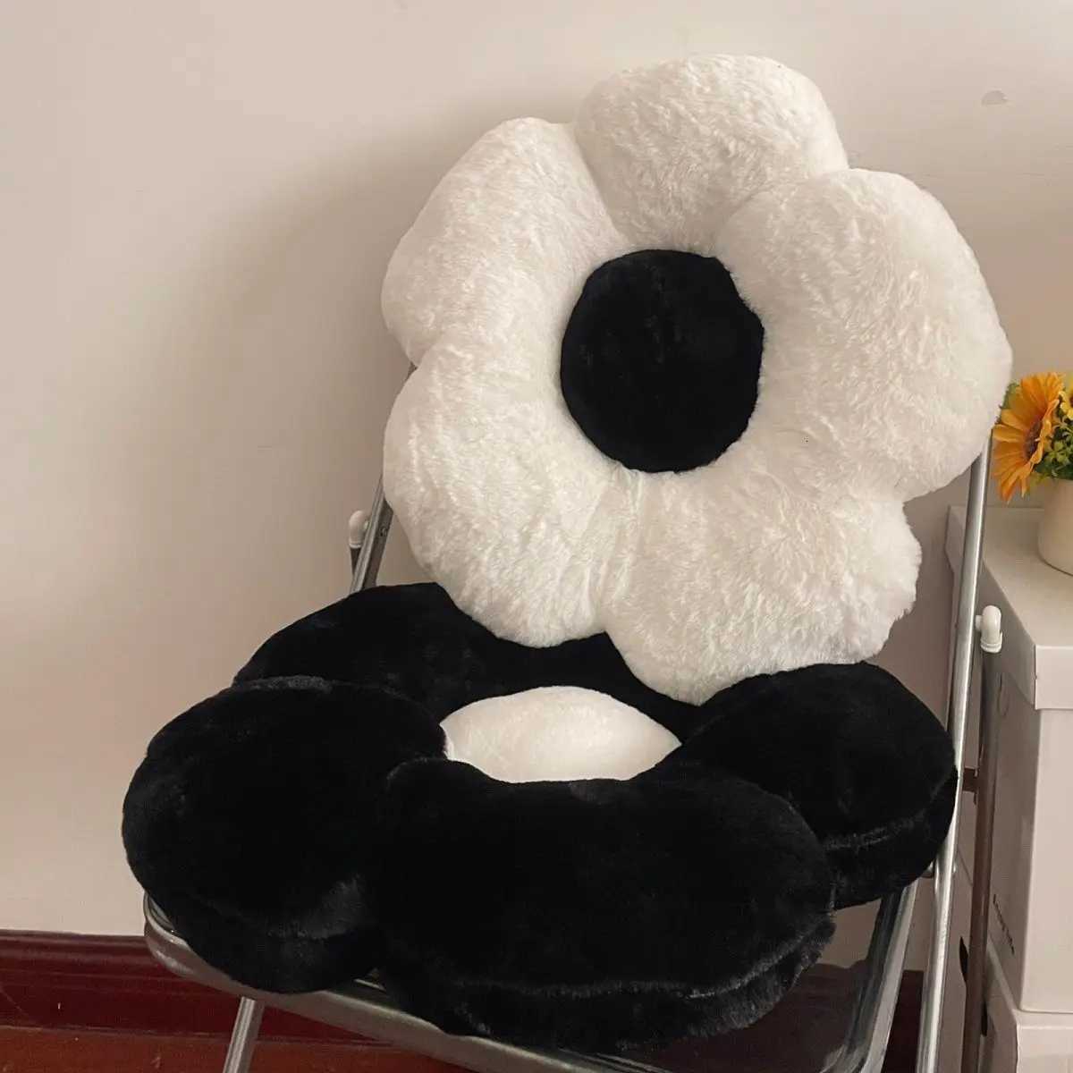 Lovely Daisy Girl Heart Petal Sunflower Back Cushion Sofa Flowers Bay Window Living Room Net Red Light Luxury C251121