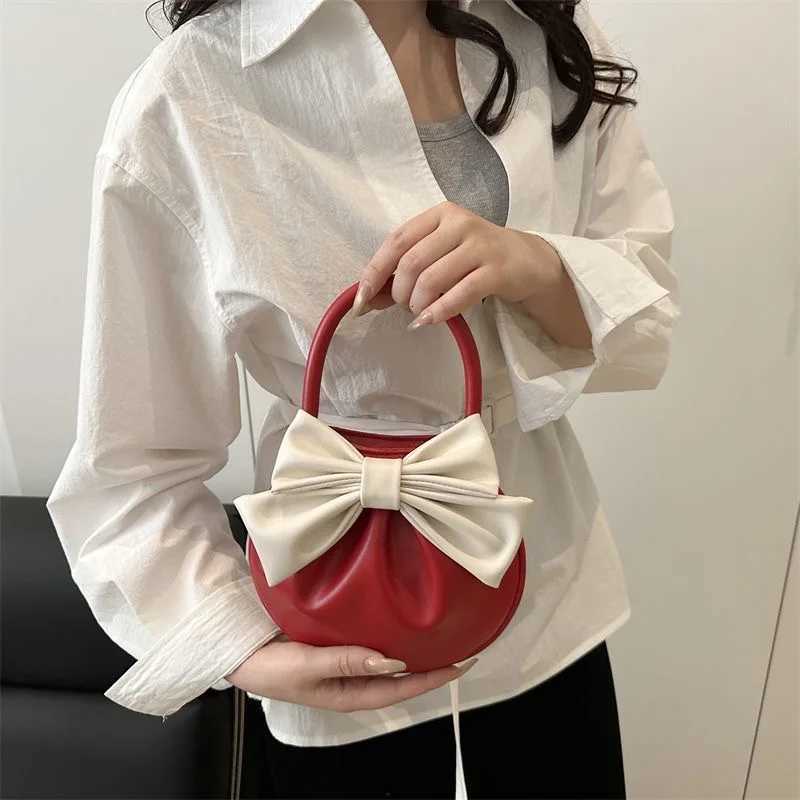 Wens Mini PU Cluh Bag Lightweight Small Purse with Bow Handle Magnetic Closure Coin Purse Soft Tote Handbag for Girls Y251121