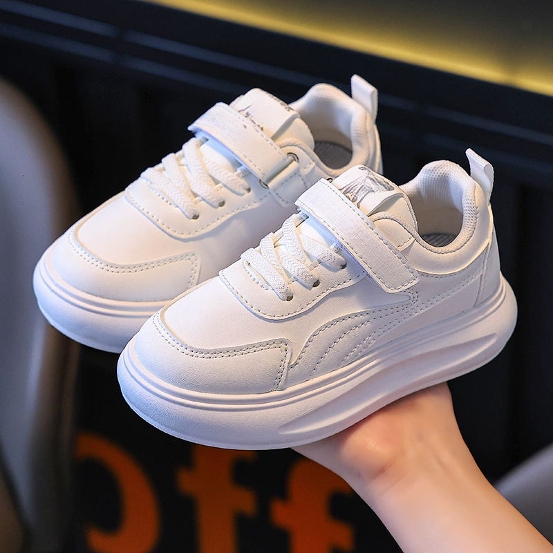 Little yellow duck children's shoes, glowing shoes, loafers, fashionable and trendy shoes, sports shoes, comfortable and casual children's s