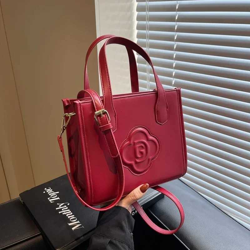 Stylish Leather Tote Bag for Ladies with Crossbody Opti fr Famous Designer Luxury Brand Popar Classic Elegant Y251121