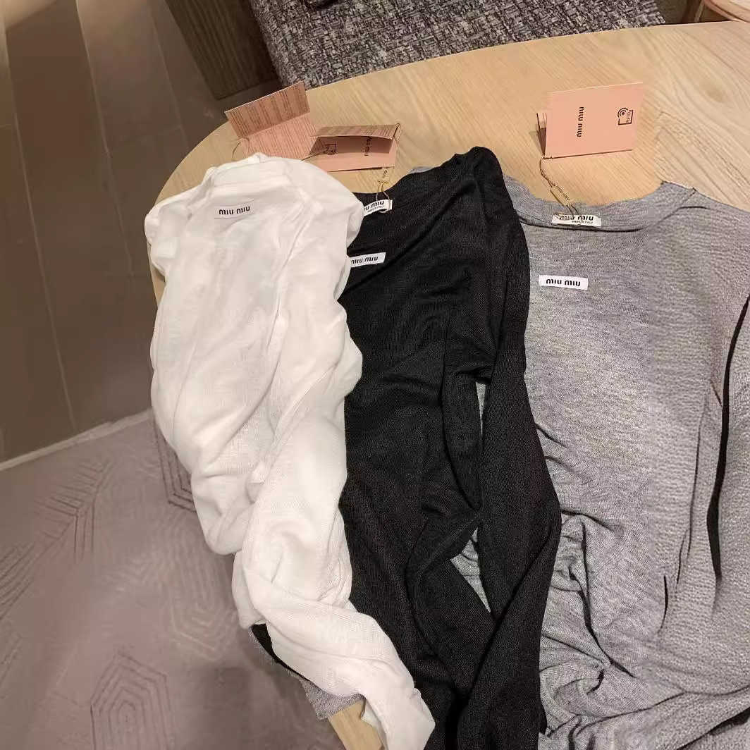 24ssm Spring/summer New Style Gentle Style Middle Hand Sewn Decoration Micro Label Perspective Outer Wear Stacking Versatile Sunscreen Primer Y250420g9rh