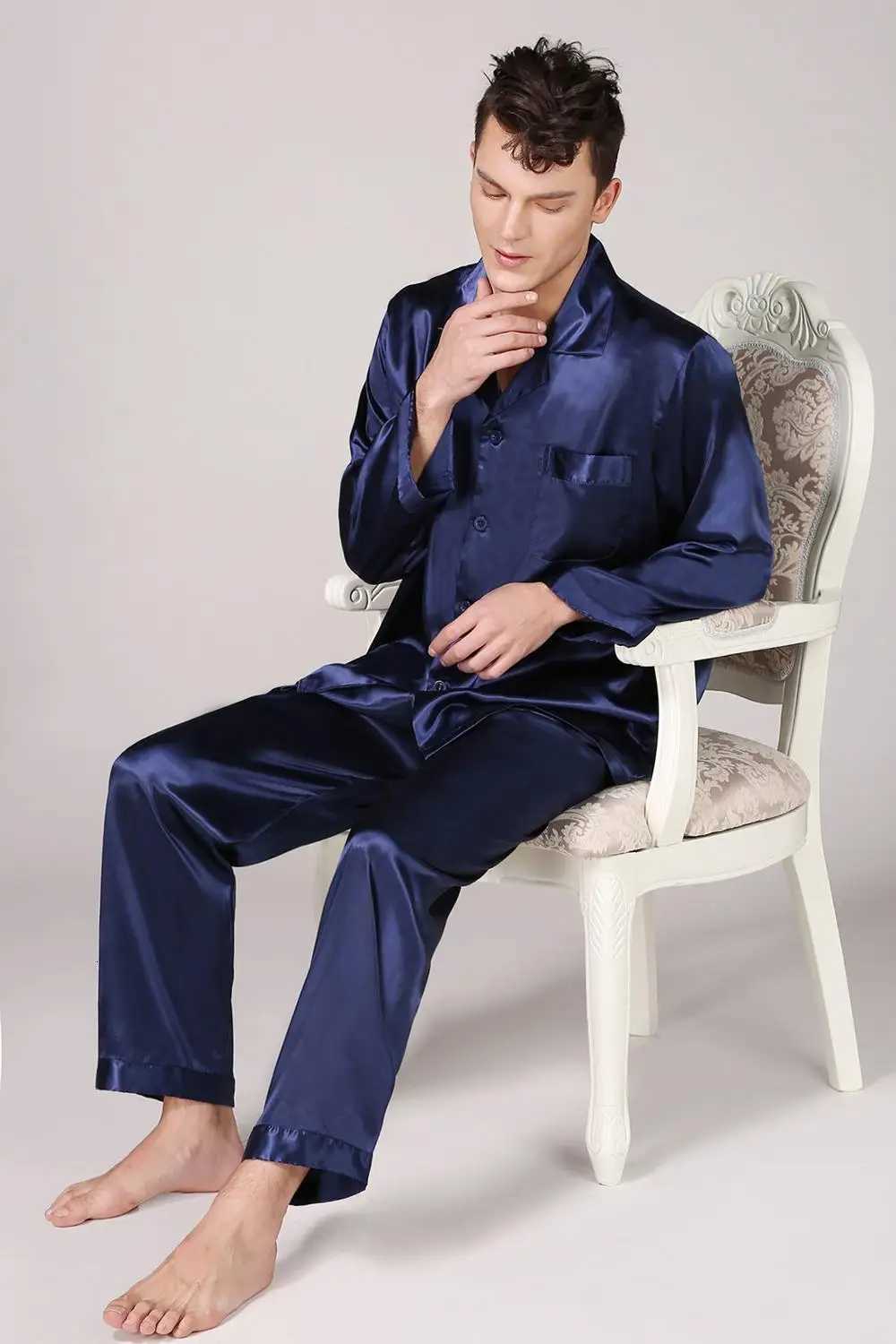 2022 Red Black Blue Male Pajama Set Satin Silk Mens Casual Nightwear Sleepwear Nightgown Robe PeignoirW251121