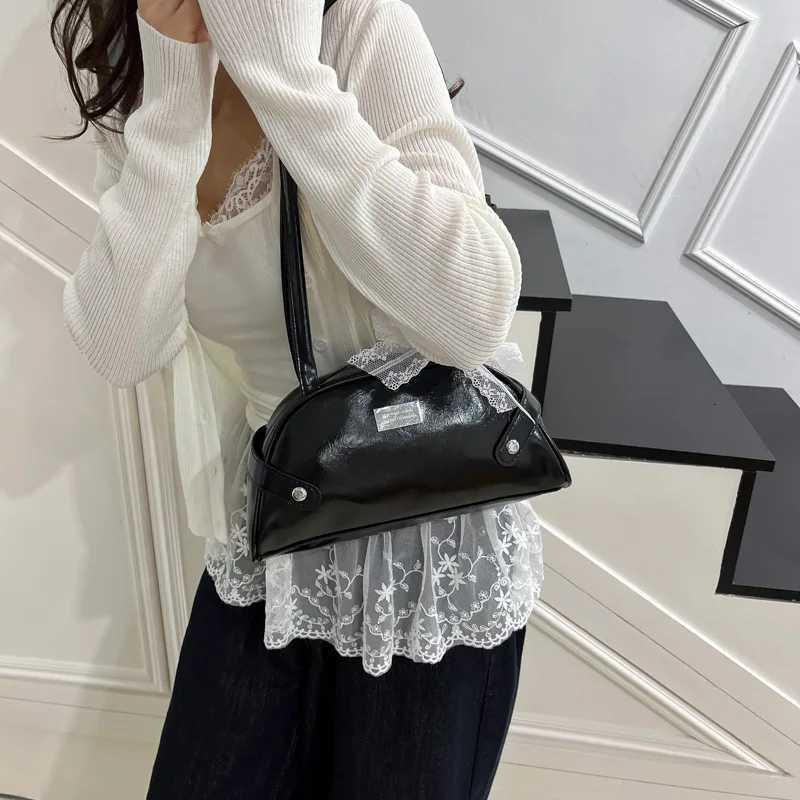 Solid Color Wen Shoder Shell Bag Lace Cmuter Versatile Ladies Underarm Bags Simple Portable Fem Purse Handbags Y251121