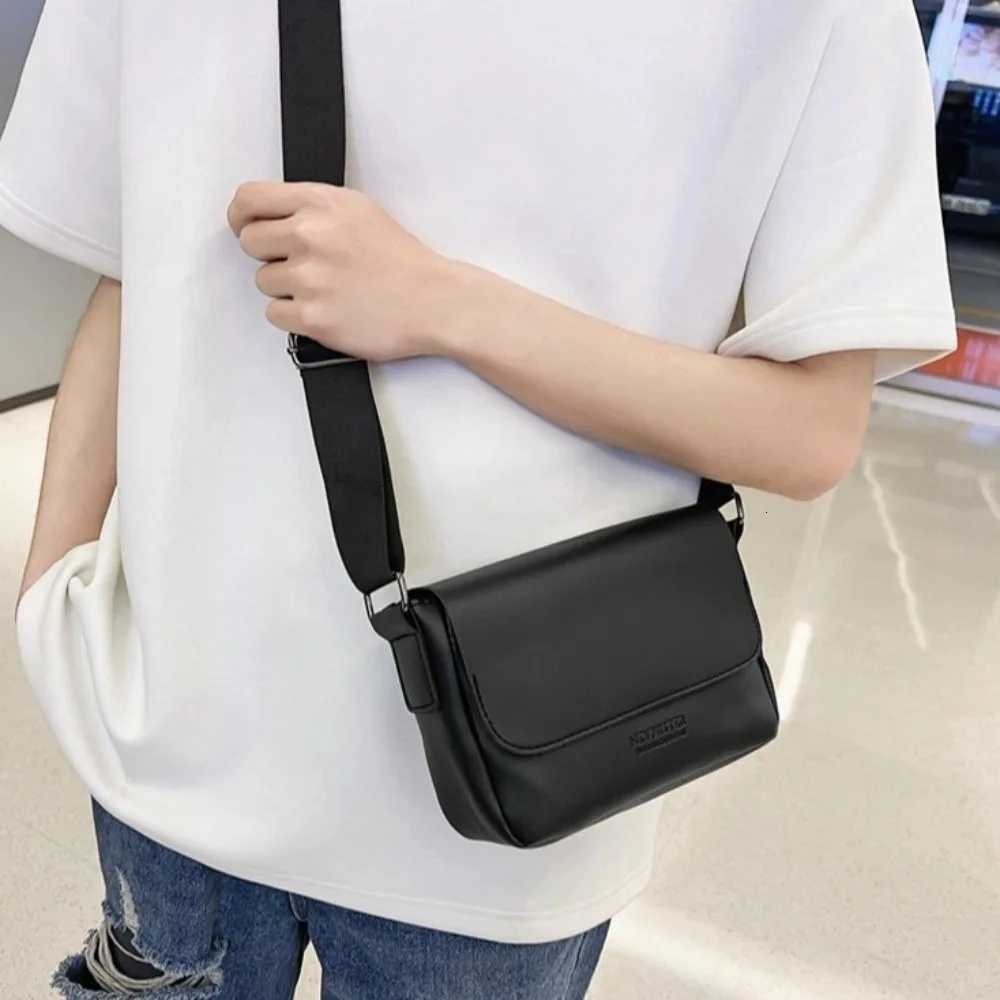 Square Mens Messenger Bag Solid Color Large Capacity PU Leather Shoulder Bag Adjustable Strap Minimalist Crossbody Bag OfficeT251121