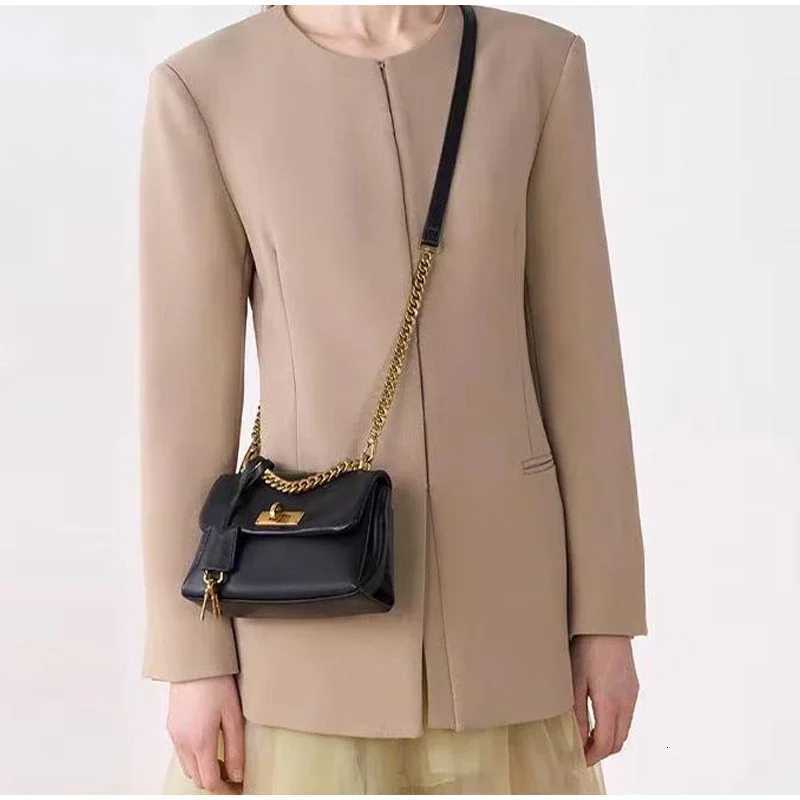 2025 Spring New Rotating Lock Design Crossbody Shoder BagHigh-End Messenger BagElegant Cluth for Wen Y251121