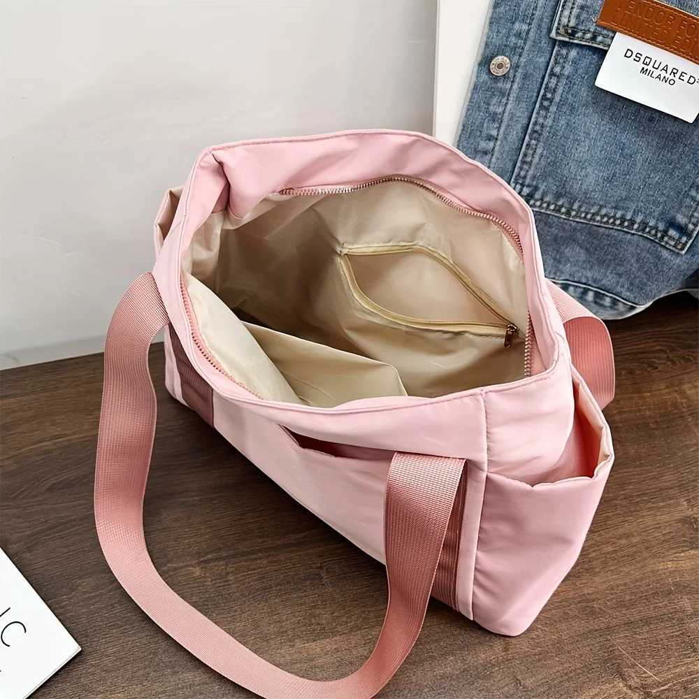 Chic Large Capacity Tote Bag for Women Lightweight Durable Oxford Fabric Handbag Shoulder Bag Perfect for College CommutingT251121