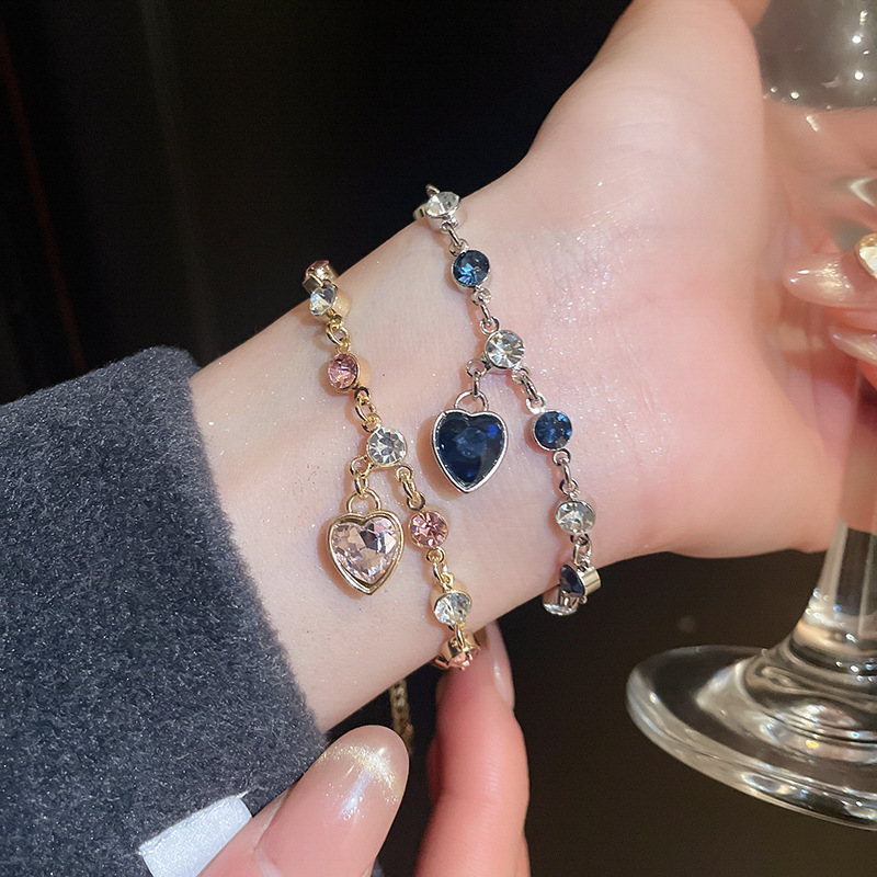 Diamond-Encrusted Heart Round Bracelet Fashionable Exquisite Versatile Elegant Commuting Sweet Style Hand Jewelry Light Luxury High-End Feel - view 6