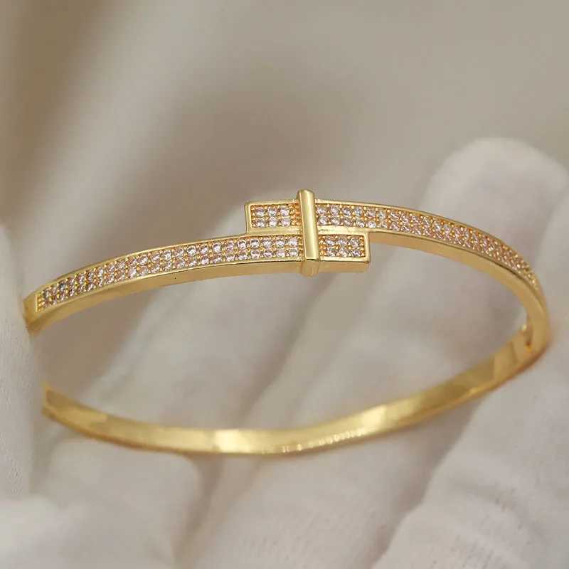 New Sight Crystal Geometric BanglesBracelet for Women Wedding Bridal Zirconia Bracelet Fashion Brand JewelryW251121