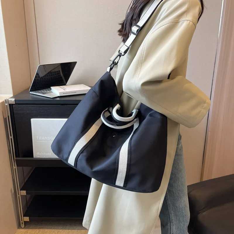 Special Bag 2024 New Fashion Womens Bag Sports Canvas Tote Casual Large Capacity Shoulder BagT251121