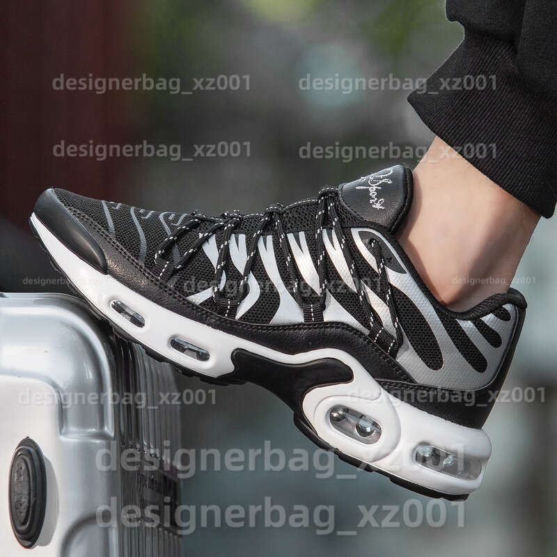 Spring Autumn Designer Shoes Outdoor Shoes Running Shoes Mesh Men Shoes Breathable Casual Sports Size Running Air Cushion Kitten Heels Women Luxury Sh