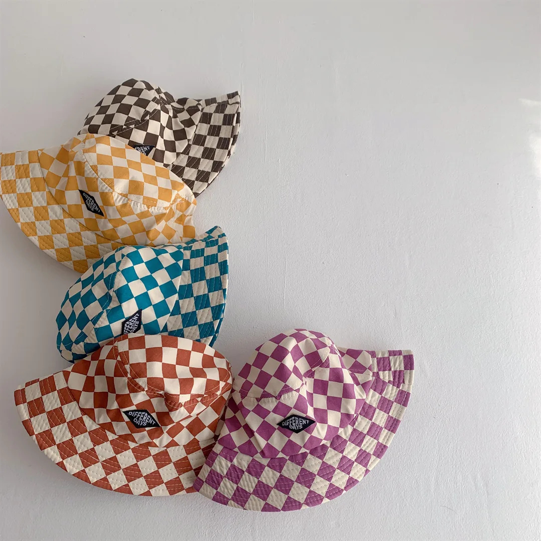Fashionable checkered pattern childrens bucket hat cute smooth baby boy and girl sun soft fisherman Panama 250414z