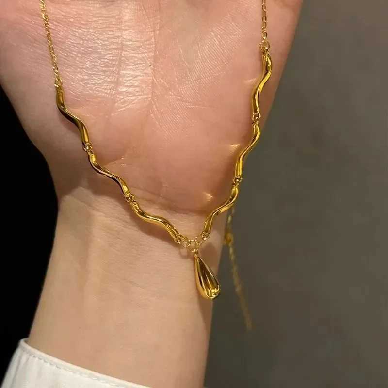 New in Vintage Glossy Water Droplet Necklaces Light Luxury Laziness High Quality Irregular Tassel Collar Chain Fine JewelryXJ251121