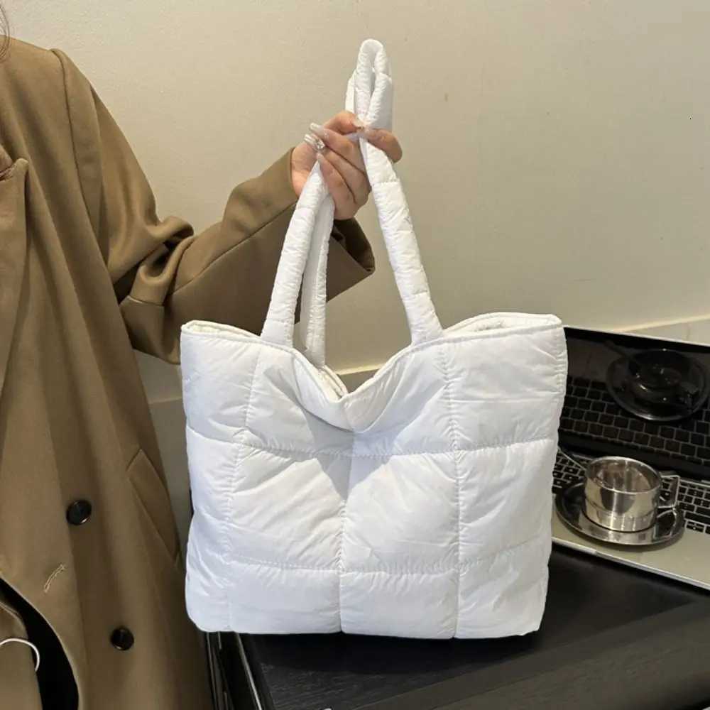 Simple Nyl Space Cott Handbag Padded Large Capacity Cloud Tote Bag Solid Color Handle Puffy Shoder Bag Girls Y251121