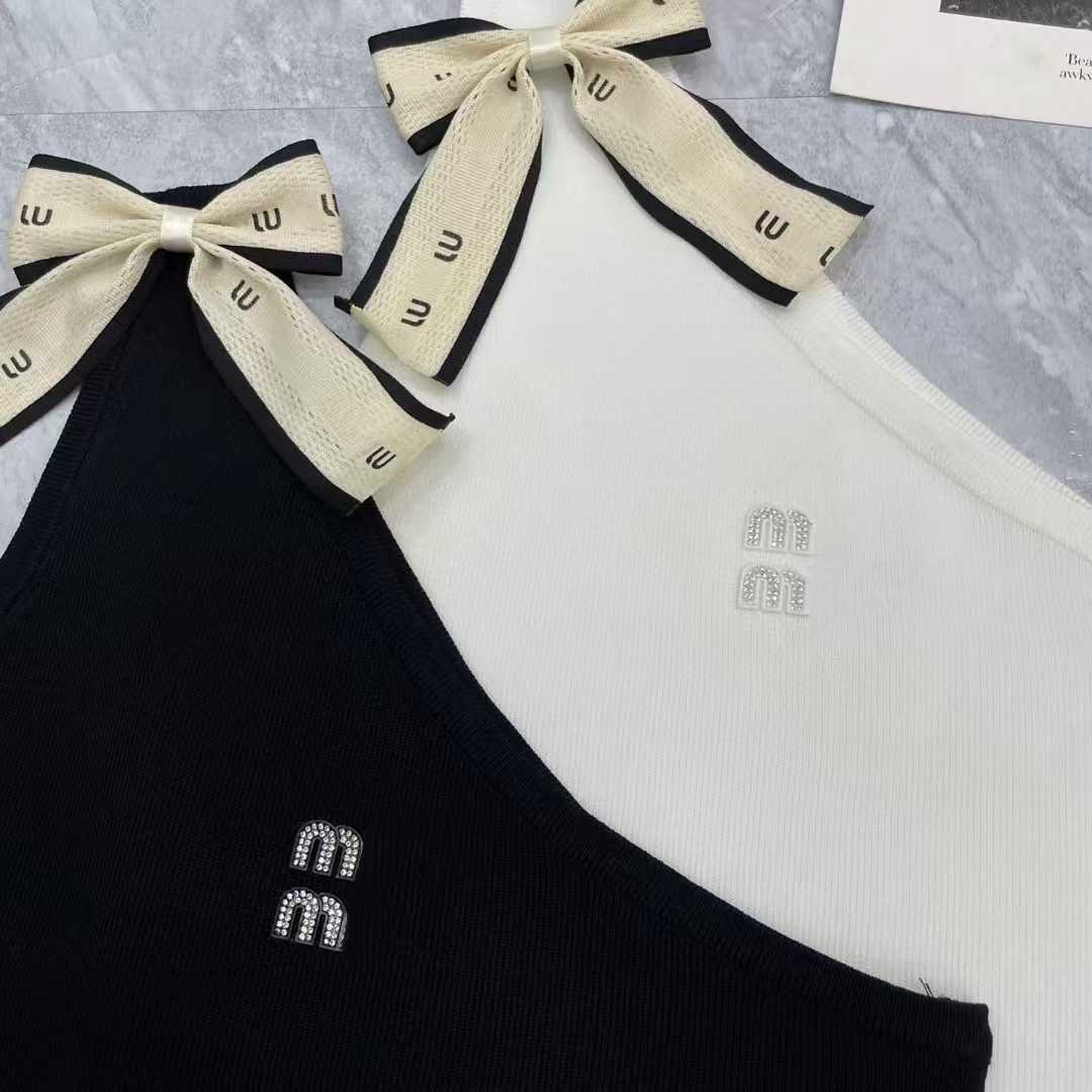 2025 Early Spring New Bow Camisole Tank Top with Exposed Shoulder Cover Slim Fit and Versatile Knitted Top Womens Trendy Short Style Y250420ovpw L2507
