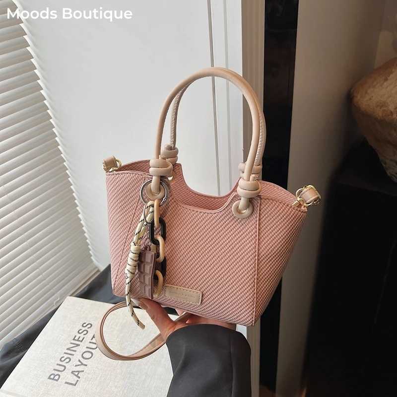 Fresher Style Top-handle Bags For Wen 2025 Summer Lat Trends Designer Handbags Luxury Shoder Cross Body Bag With Pendants Y251121