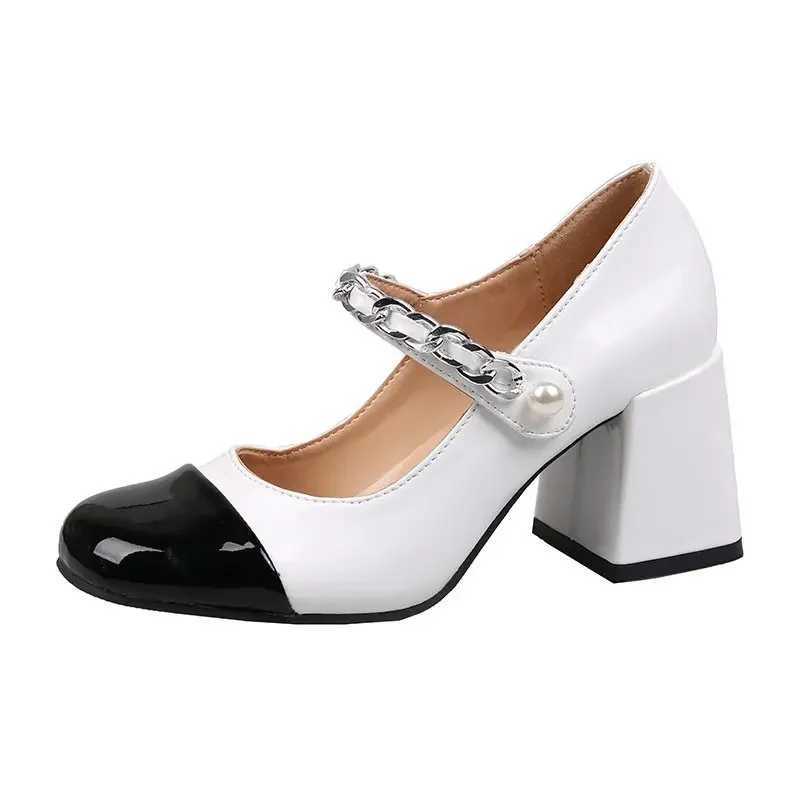 womens pump sandals high heels square toe retro leather sandals black and white patch work shoes retro women M250421