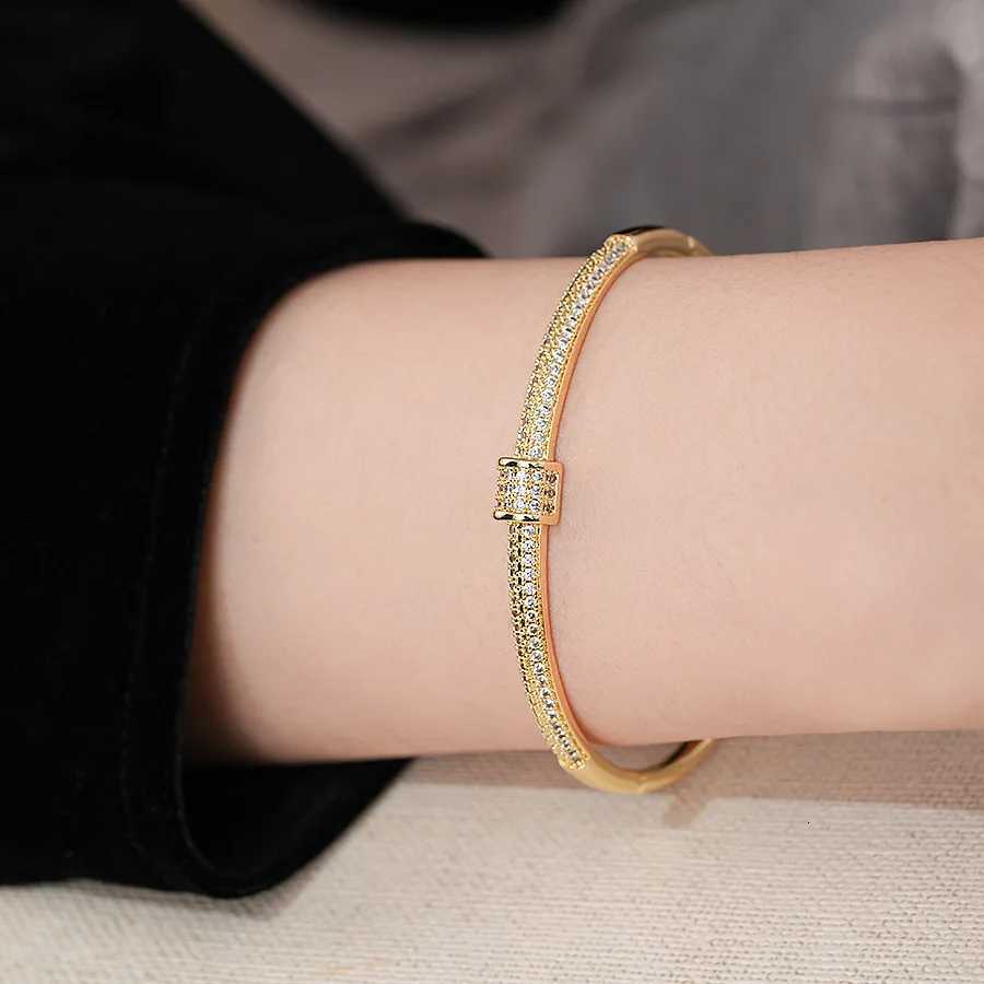 New South Korea Exquisite Geometric Simple Bracelet Elegant Fashion All-match Bracelet Womens Banquet JewelryW251121