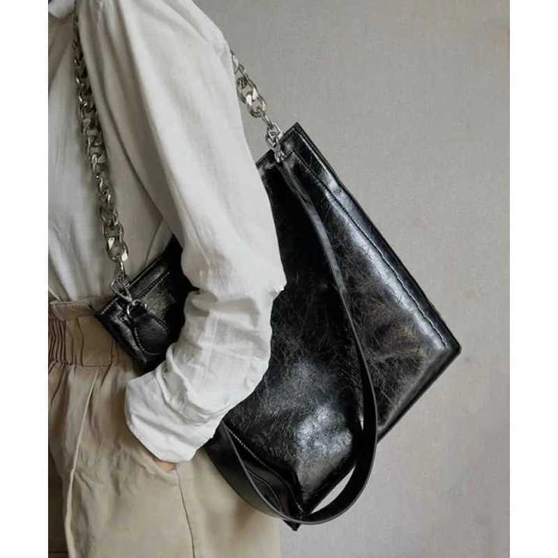 Classic Black Chain Tote Bag Casual Wen Large Capacity Soft Leather Briefcase French Single Shoder Crossbody Bags Y251121