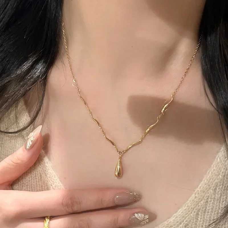 New in Vintage Glossy Water Droplet Necklaces Light Luxury Laziness High Quality Irregular Tassel Collar Chain Fine JewelryXJ251121