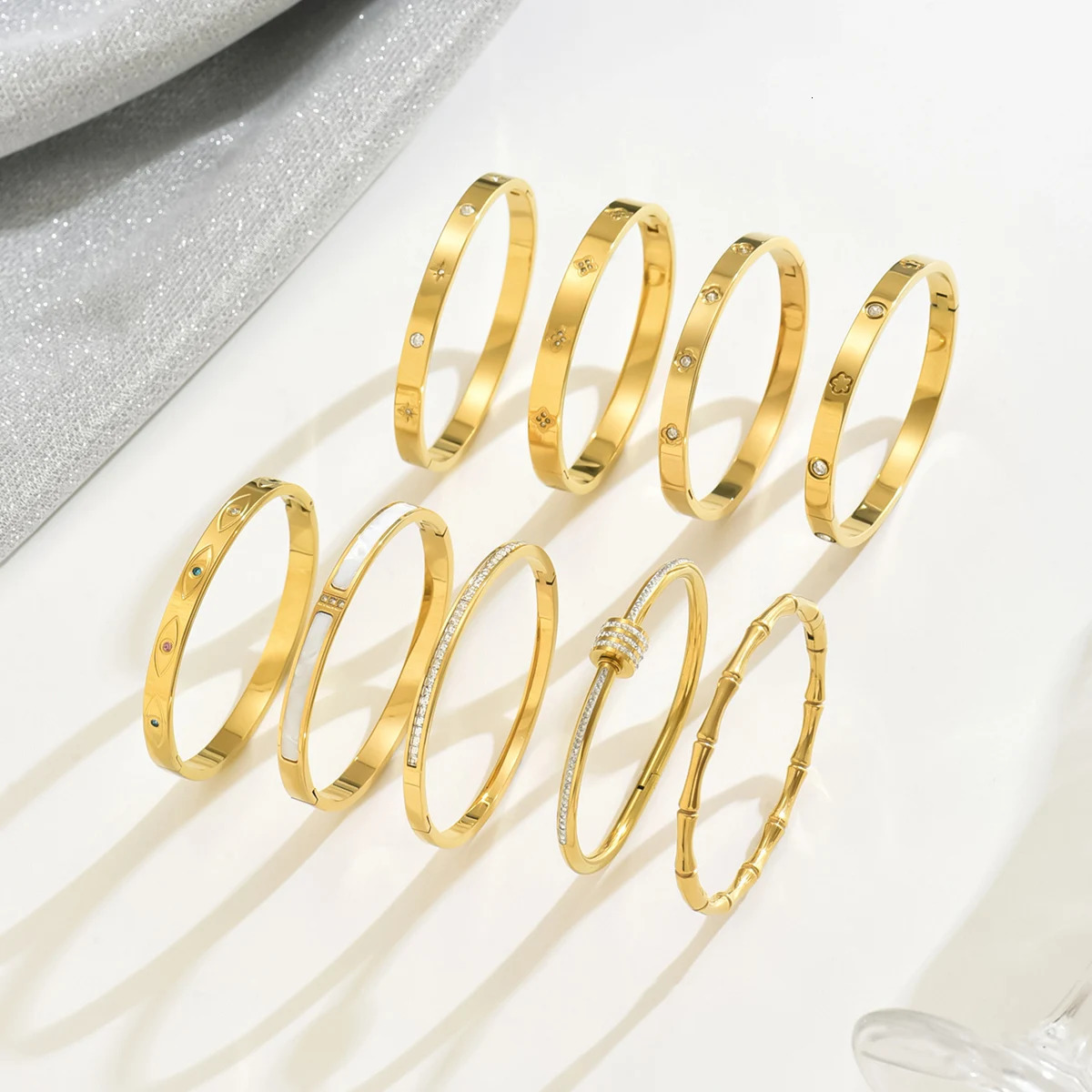 European and American Stainless Steel Clover Lucky Bracelet Fashion Womens Nail Gold 250421