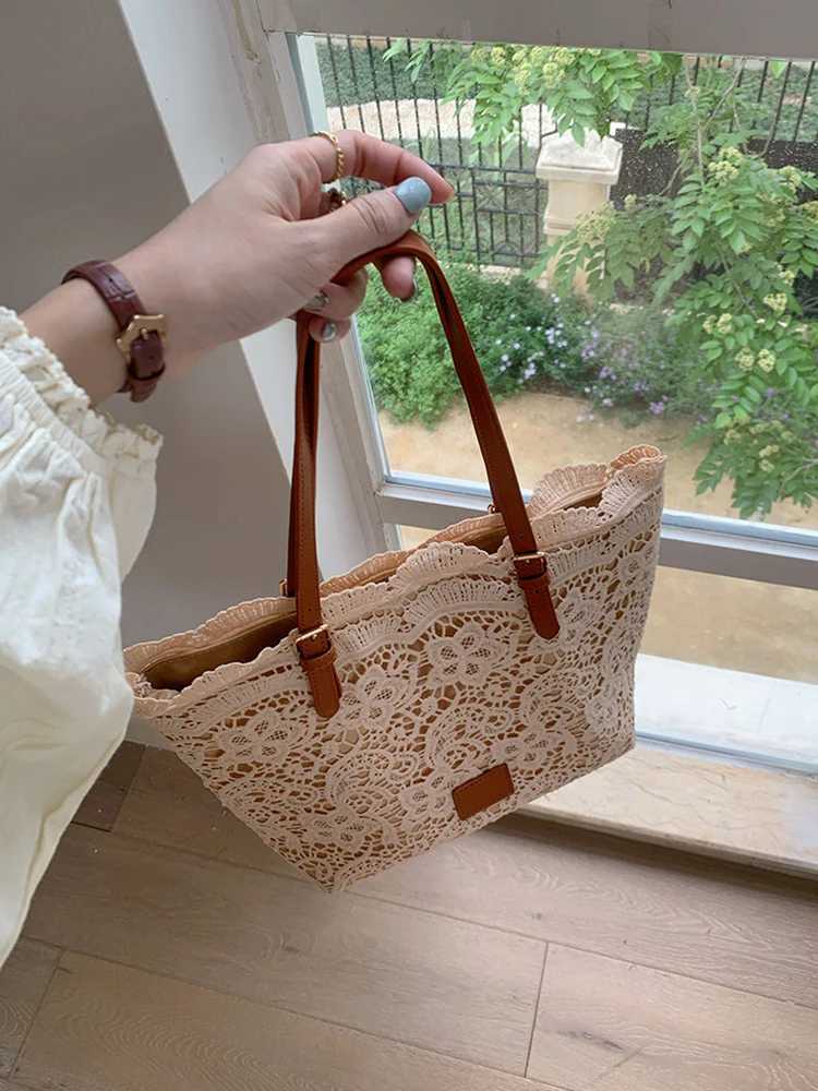 2025 New Lace Large Capacity Shoulder Bag Gentle Womens Daily Commuter Bag Fashionable Casual Handheld Womens BagT251121
