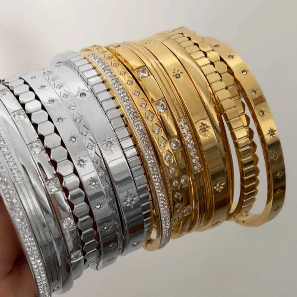 Waterproof White Cubic Zirconia Bangles Stainless Steel Open Bracelets Tarnish Free Jewelry Factory Wholesales CustomizeW251121