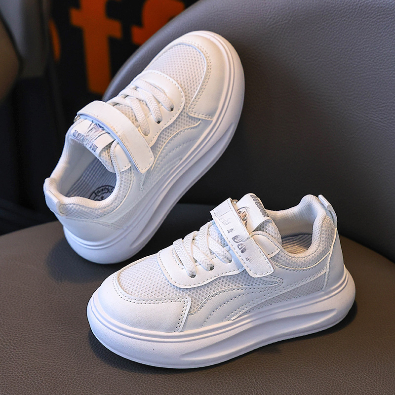 Little yellow duck children's shoes, glowing shoes, loafers, fashionable and trendy shoes, sports shoes, comfortable and casual children's s