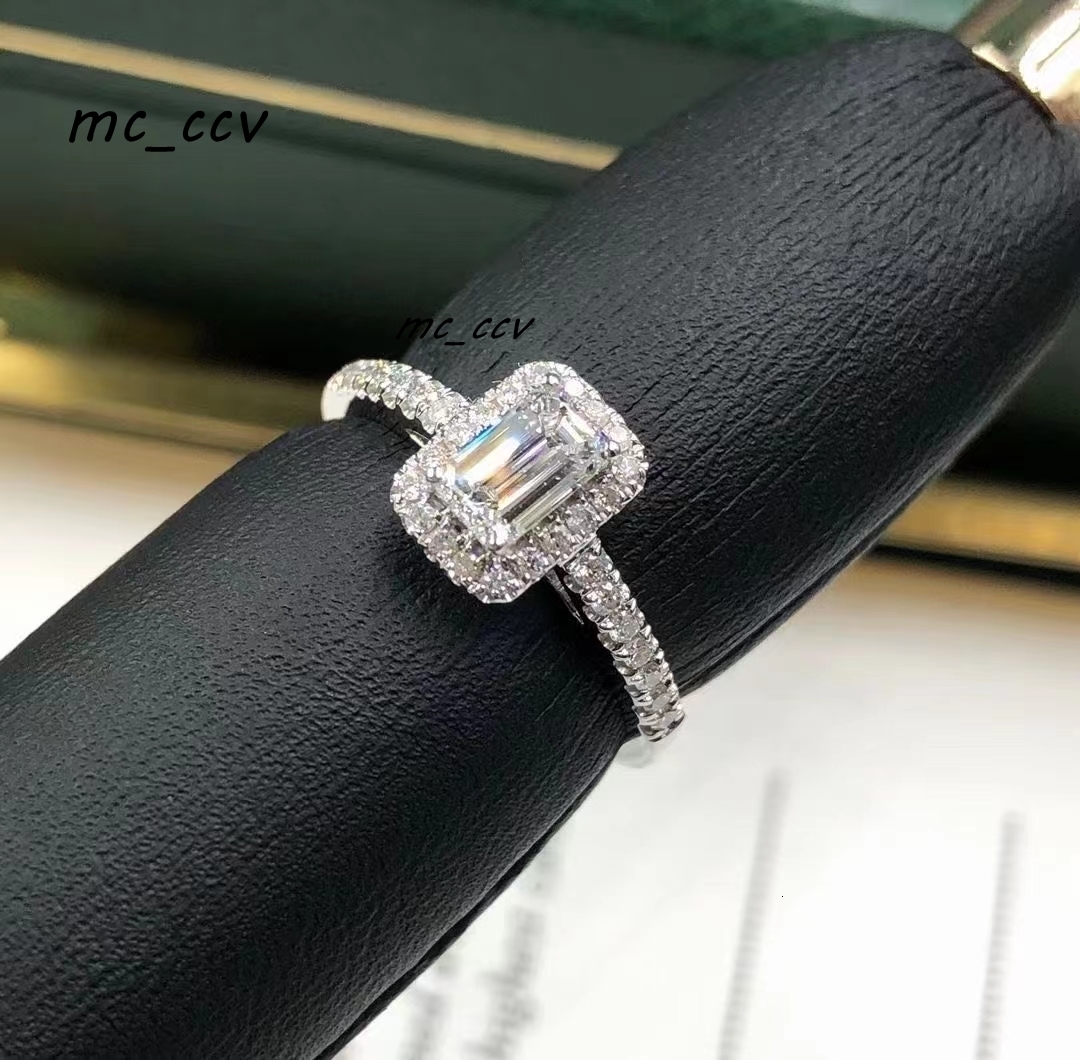 Custom Fine Jewelry 1ct D Color Emerald Cut Moissanite Halo Ring 18K White Gold Moissanite Jewelry Wedding Engagement Ring