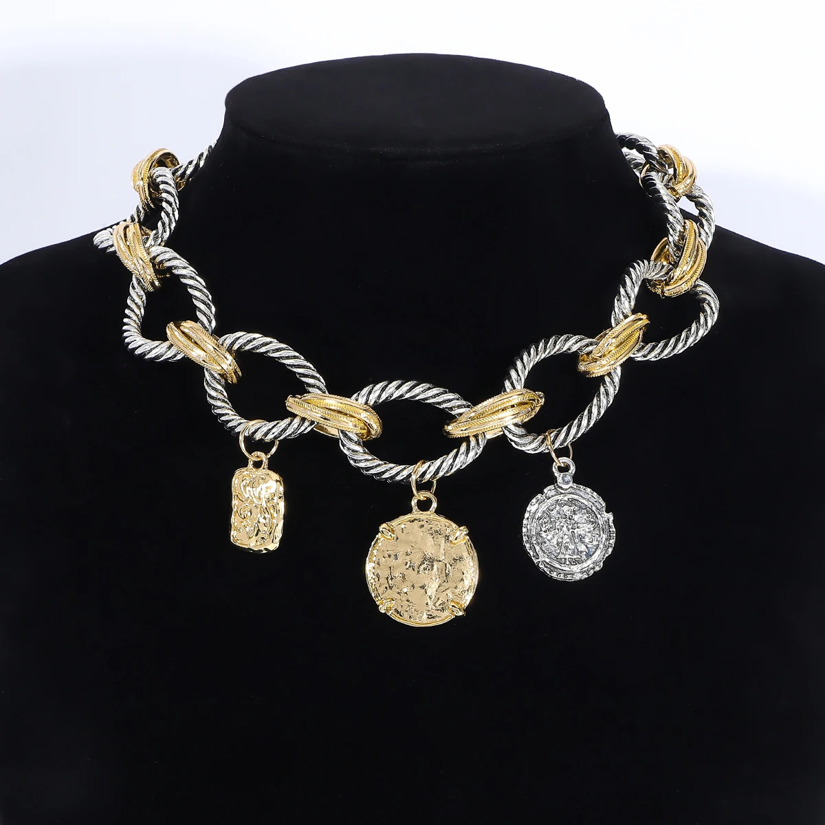ZAA Luxury Twisted Rope Chain Necklace Declaration Womens Eternal Elegance Super Shining Banquet Jewelry 250420