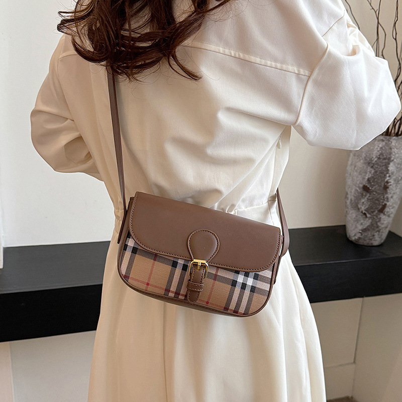 Stylish Women's Commuter Bag with Simple Design - Compact PU Pocket Accessory messenger bag Designer bag