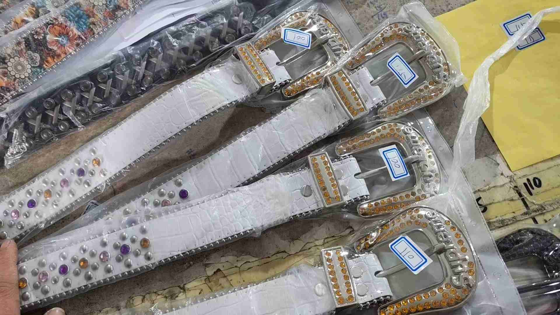 Leather belt with men's water droplet-shaped gemstone belt, men's pierced and gemstone-studded punk-style unique belt S251121