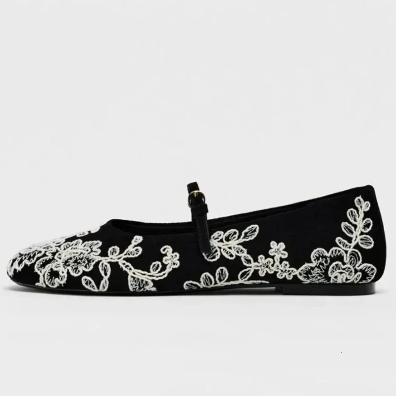 Elegant Flower Embroidery Ballet Flats Women Narrow Band Buckle Casual Flat Shoes Lightweight Comfortable Mary Jane 251121