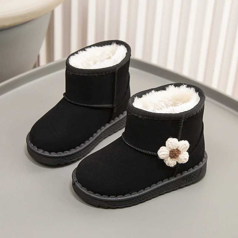 Girls Winter Snow Boots Appliques Furry Platform Suede Kids Short Boot Four Colors Flexiable Non-slip Warm Chic Children BootW251121