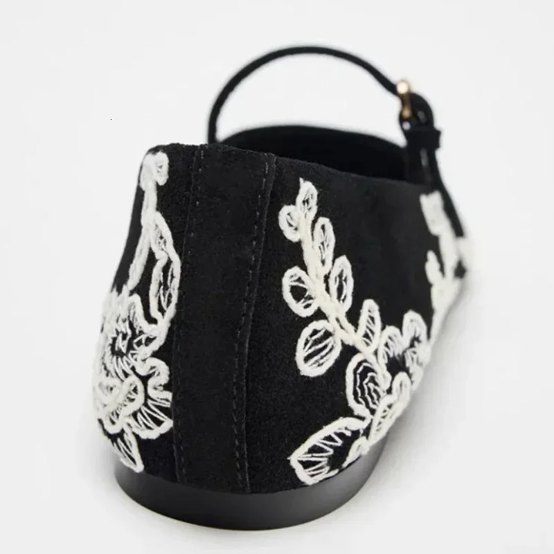 Elegant Flower Embroidery Ballet Flats Women Narrow Band Buckle Casual Flat Shoes Lightweight Comfortable Mary Jane 251121