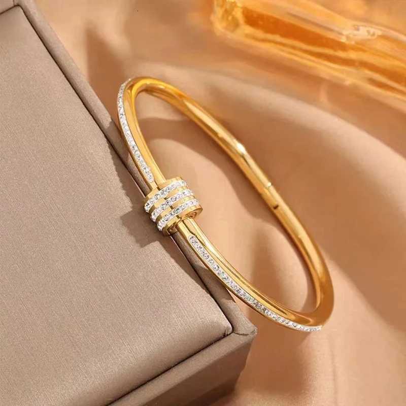 Charming Shiny Crystal Round Bangle For Women Gold/Silver/Rose Gold Color Metal Bracelet Exquisite Korean Style Girls JewelryW251121