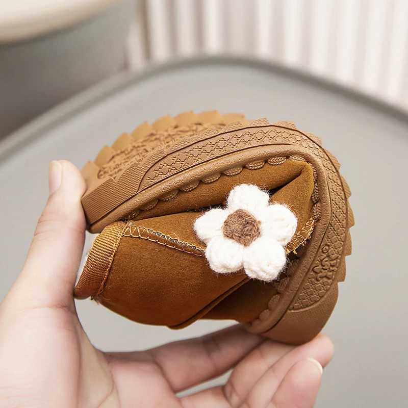 Girls Winter Snow Boots Appliques Furry Platform Suede Kids Short Boot Four Colors Flexiable Non-slip Warm Chic Children BootW251121