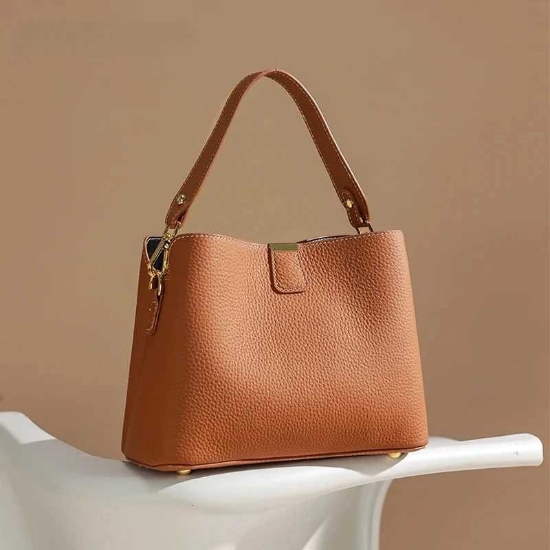 Genuine Leather Shoder Bucket Bag Wen Basket Tote Soft Handbag Genuine Leather Wen Fi Cmuter e-shoder Handbag Y251121